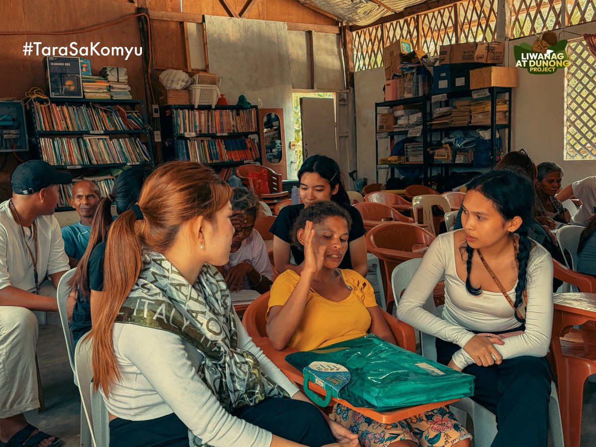 liwanagatdunong's tweet photo. Top 3 lessons from community literacy: sincerity builds trust, learning creates bonds, and true education empowers people to know their rights and stand for dignity. Message us to learn and join.
#EdukasyonParaSaLahat #KaunlaranParaSaLahat https://t.co/XGaQlJGDLF