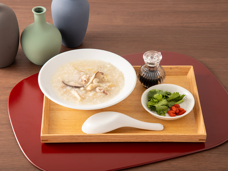 kusuriya_n_cafe's tweet photo. ＼ 事前予約受付中！／

「#薬屋のひとりごと」カフェでは、公式レシピを採用したメニューやイメージメニューも登場します🥢
鶏粥や毒見スープ、氷菓🥣🌿🥛
あのシーンをイメージしたパフェやラテなど✨
ぜひご賞味ください！

⬇️ご予約はこちらから
https://t.co/C4iNyWoMUz
#薬屋原作カフェ https://t.co/Cb0G0m8h17