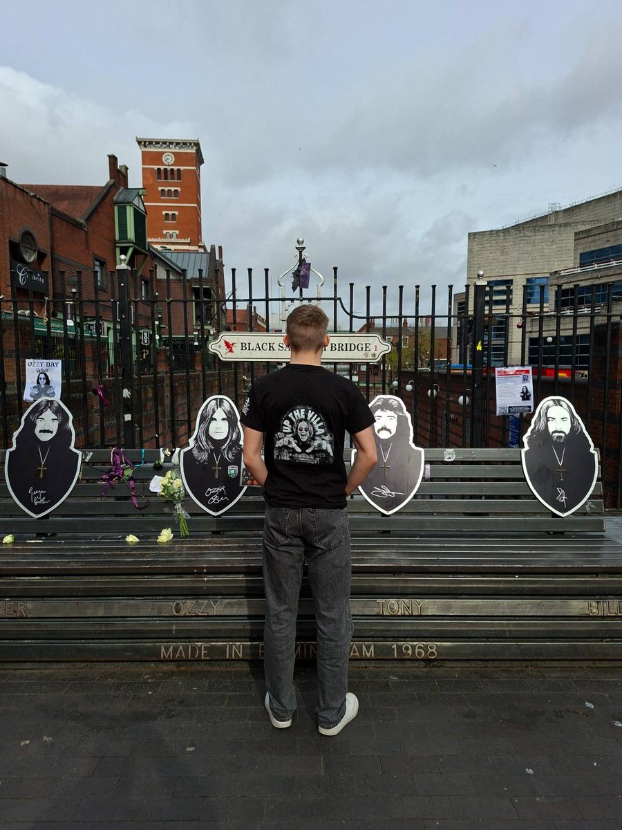 AVFCFAMILY's tweet image. #Ozzy #BlackSabbathBridge #UTV #TIFO #Birminghammuseum