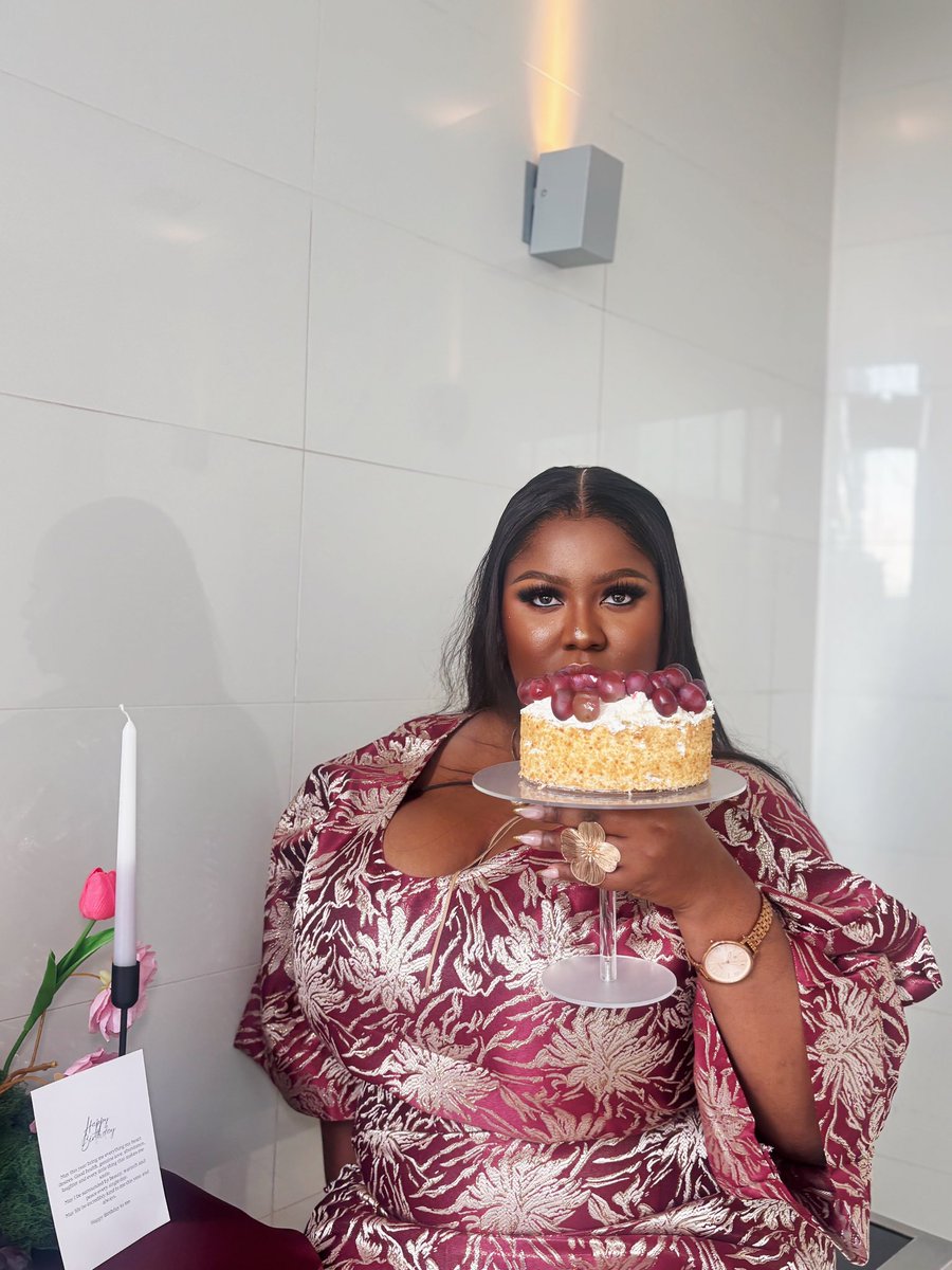 Labutter baby! tweet media