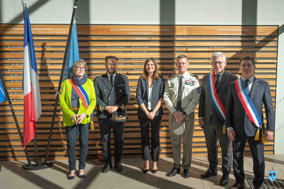 SportsDefense's tweet image. 🇫🇷 Visite ministérielle à l’AMSD

Aujourd’hui, le général Cyrille Becker a accueilli Alice Rufo, ministre déléguée auprès de la ministre des Armées.
📌 Présentation des missions de l’#AMSD et du Bataillon de Fontainebleau.

#AMSD #Défense