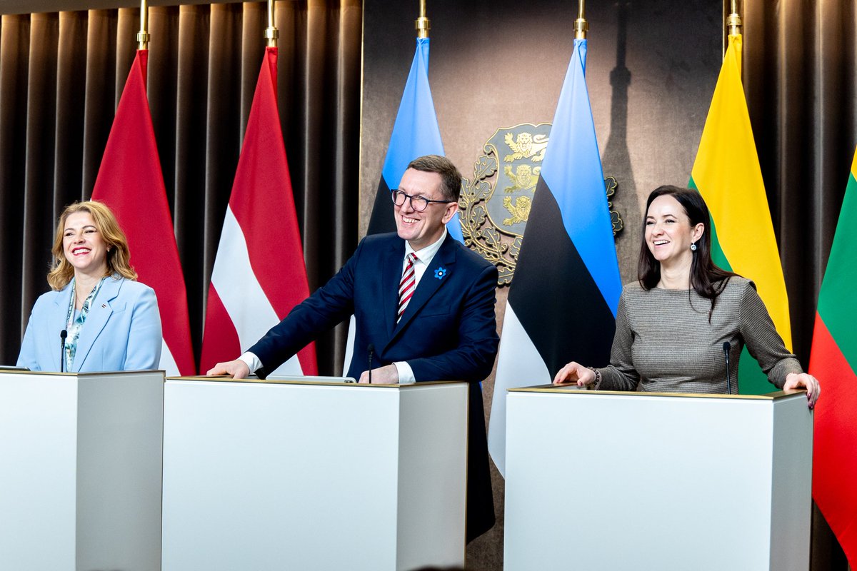 🇱🇹🇱🇻🇪🇪 Strong unity among Baltic States is more important than ever.

In Tallinn, together with PMs <a href="/KristenMichalPM/">Kristen Michal</a> and <a href="/EvikaSilina/">Evika Siliņa 🇱🇻🇺🇦</a>, we focused on security and defence, including strengthening NATO’s eastern flank, air defence, and continued robust support for Ukraine, as well