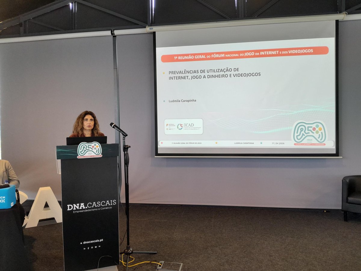 ICAD_IP's tweet photo. Situação do país | Prevalências
Ludmila Carapinha (ICAD) apresenta no #FNJIV, com base na evidência, a caracterização nacional dos comportamentos aditivos sem substância, uso problemático da Internet e jogo (com e sem dinheiro).
Base para políticas e intervenções. https://t.co/WFo4VXBggk