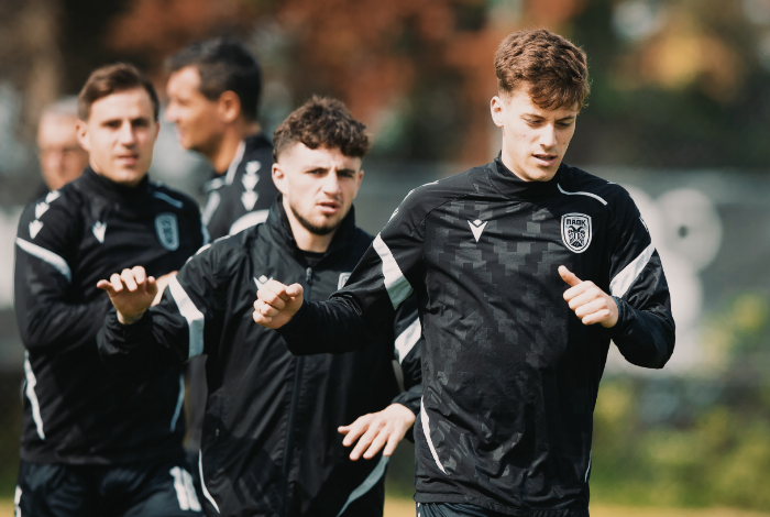 PAOK_FC's tweet image. #TrainingReport Ανεβάζει ρυθμούς ενόψει ΑΕΚ. #training #news #PAOK #OurWay

🔗paokfc.gr/nea/20260417-a…