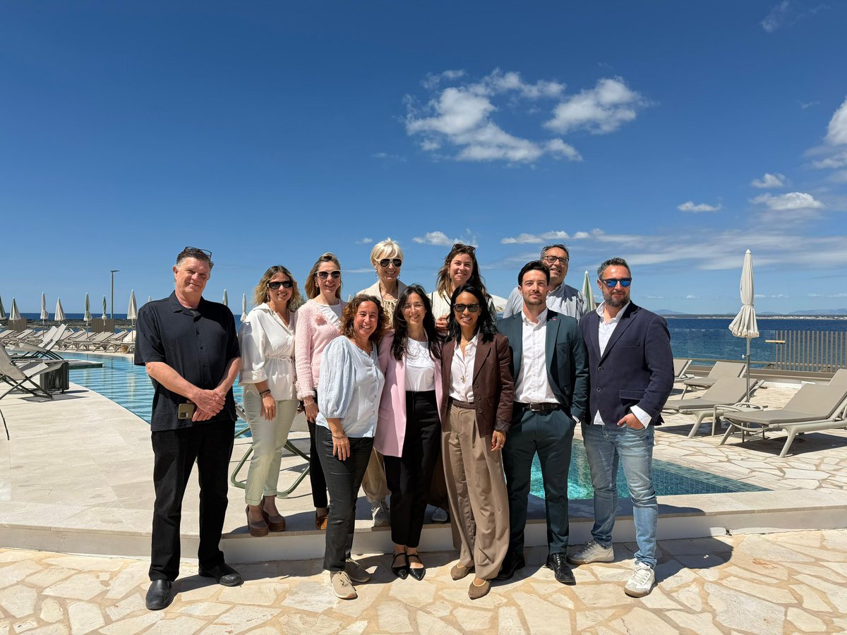 Mallorca_bs's tweet image. ✨ Ayer asistimos al Business Lunch de Mallorca Leads en Iberostar Es Trenc.
🌊 Networking, gastronomía y un entorno espectacular frente al mar.
🥂 Conexiones, ideas y nuevas oportunidades en un ambiente inmejorable.
#MallorcaEvents #MICE #Networking #Eventos