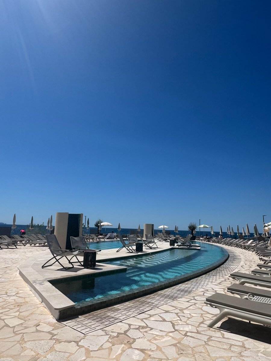 Mallorca_bs's tweet image. ✨ Ayer asistimos al Business Lunch de Mallorca Leads en Iberostar Es Trenc.
🌊 Networking, gastronomía y un entorno espectacular frente al mar.
🥂 Conexiones, ideas y nuevas oportunidades en un ambiente inmejorable.
#MallorcaEvents #MICE #Networking #Eventos