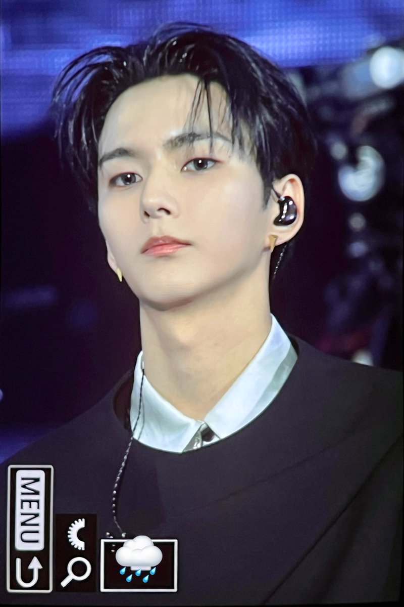 비 오는 날🌧️ tweet media