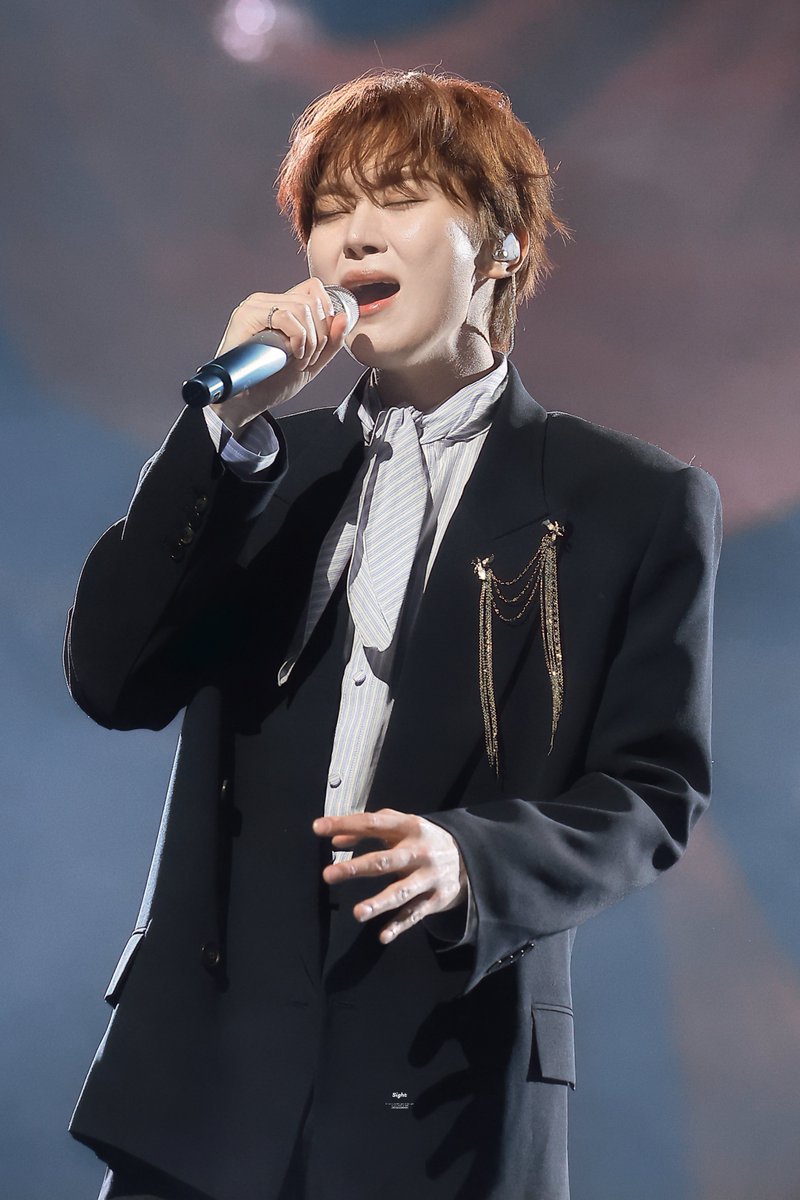 𝑠𝑖𝑔ℎ𝑡 tweet media