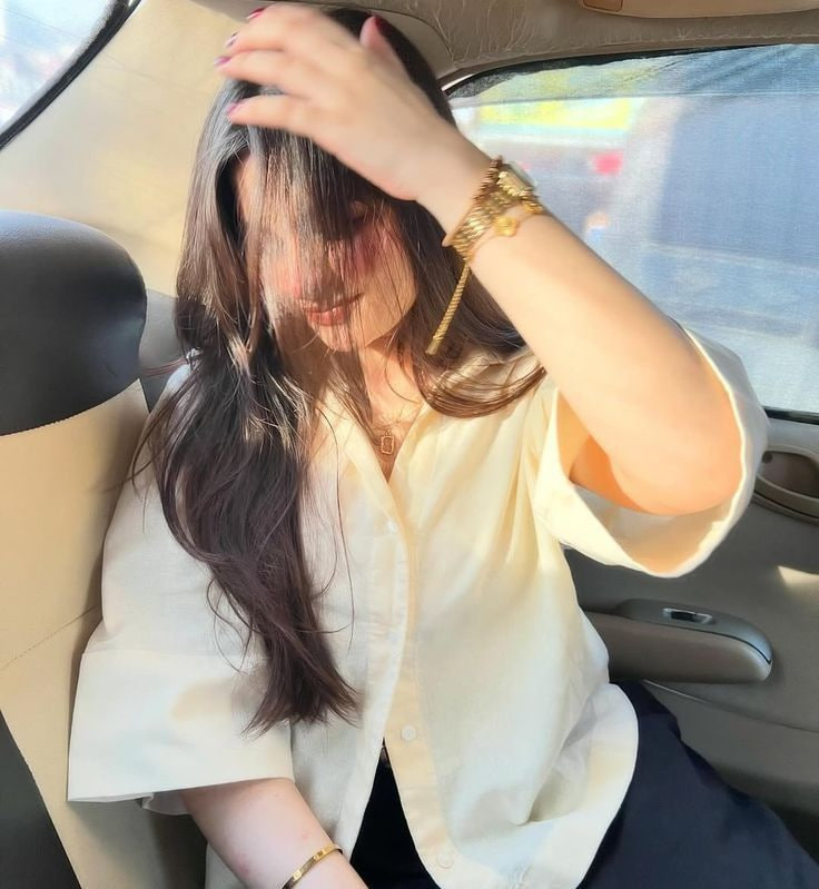 Divya2a2's tweet photo. Confidence doesn’t need a face 💅✨ https://t.co/WgLGAV4KXD