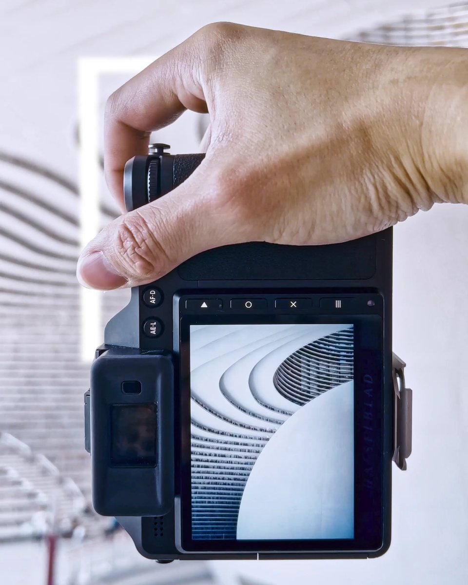 Hasselblad tweet media