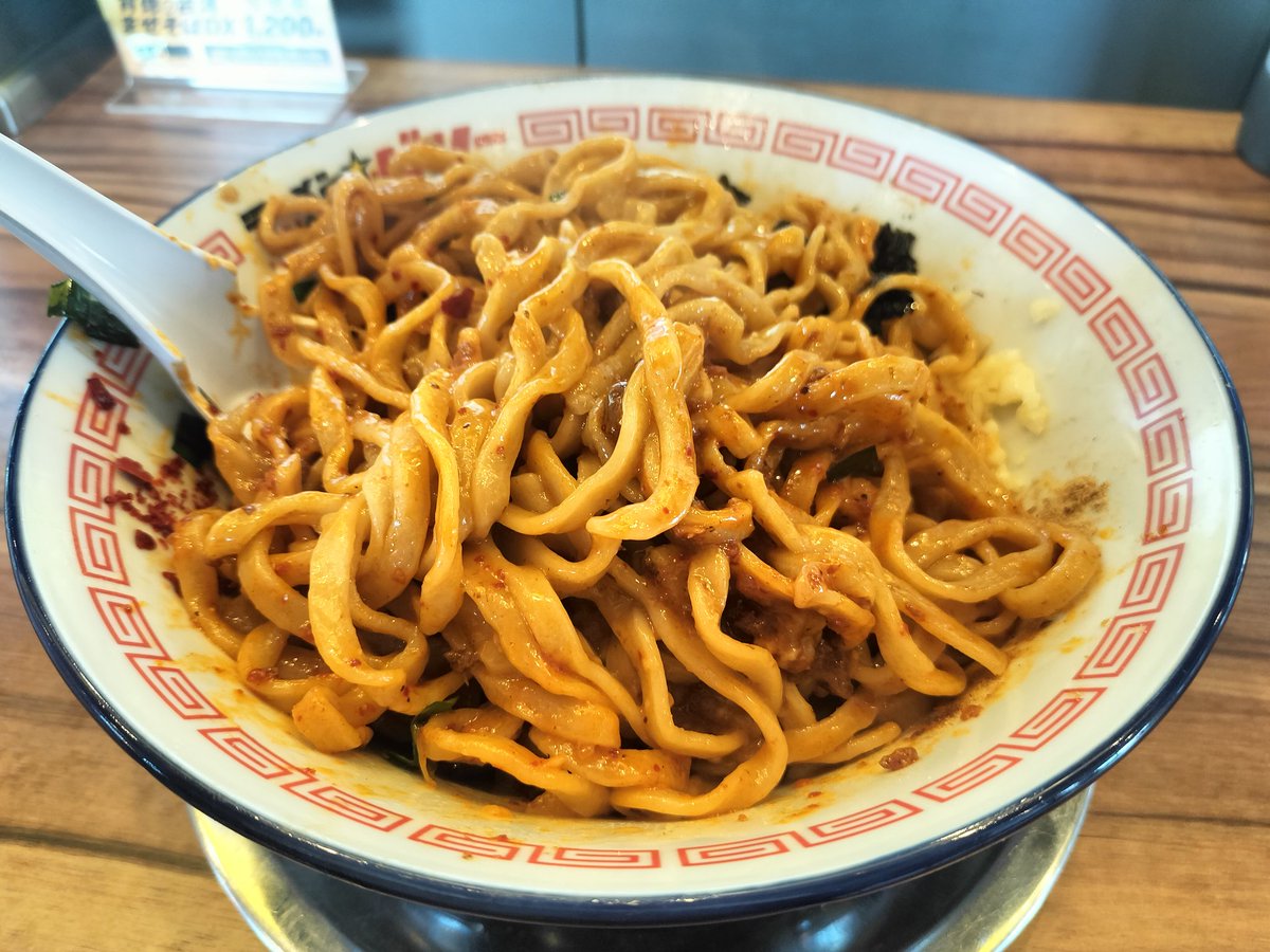 katsushos's tweet photo. ラーメンビリー南仙台店🍜
✨背徳の台湾混ぜそばDX✨
※300g  追い飯無料✨
中々パンチの効いた台湾混ぜそばですね〜ジャンキーで美味しかったが何とか食べきった😉✨後半は、酢を貰ってサッパリさせました（笑）
＃台湾まぜそば　＃ラーメンビリー　＃汁なし https://t.co/rd5aKIzk5l