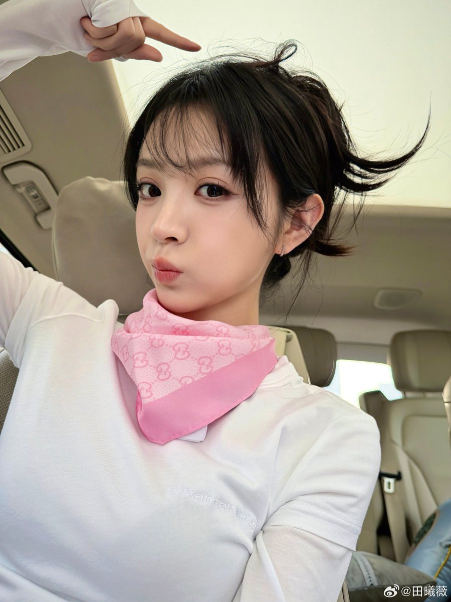 Tian Xiwei / 田曦薇 weibo update… 𝐻𝑎𝑝𝑝𝑦 𝐹𝑟𝑖𝑑𝑎𝑦