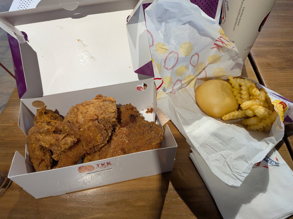 it's mono💫 tweet media