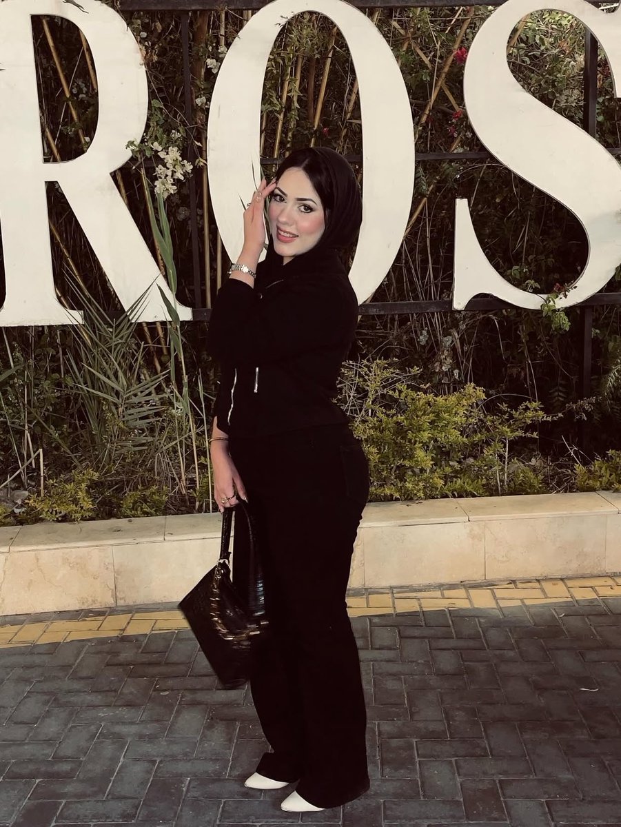 noor3rafaa's tweet photo. Black 🖤🖤 https://t.co/pnSPMzfPDF