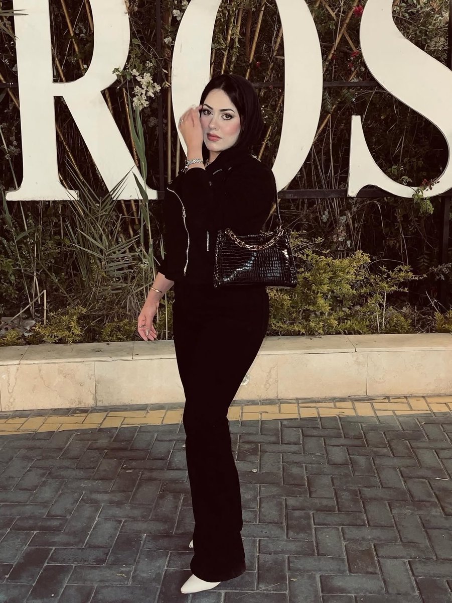 noor3rafaa's tweet photo. Black 🖤🖤 https://t.co/pnSPMzfPDF