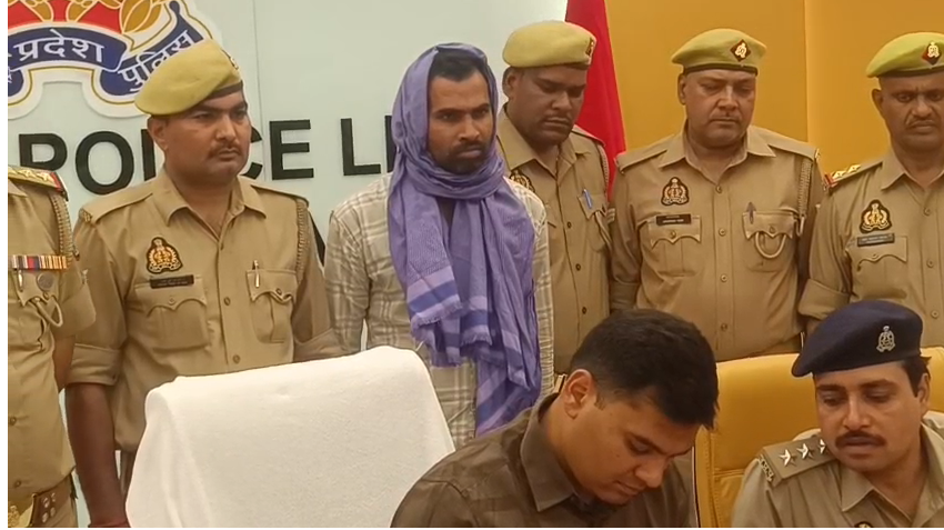 bstvlive's tweet image. सोनभद्र: पुलिस ने हत्या का किया खुलासा

➡वांछित अभियुक्त अभय पाल अरेस्ट
➡घोरावल क्षेत्र में चेकिंग के दबोचा
➡ट्रक से की गई थी अधिवक्ता की हत्या
➡घोरावल थाना क्षेत्र की घटना 

#Sonbhadra #Murder #UttarPradesh @sonbhadrapolice