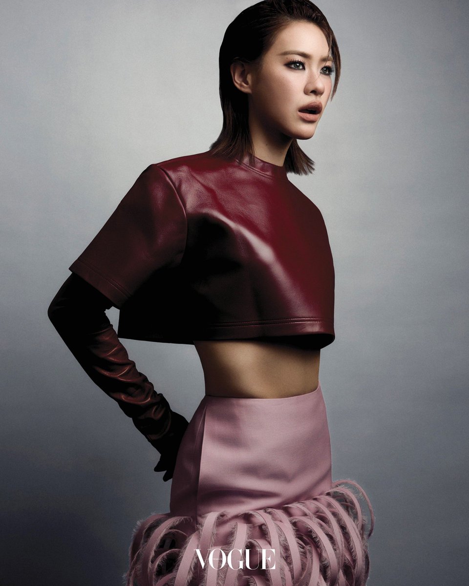 Vogue Thailand tweet media