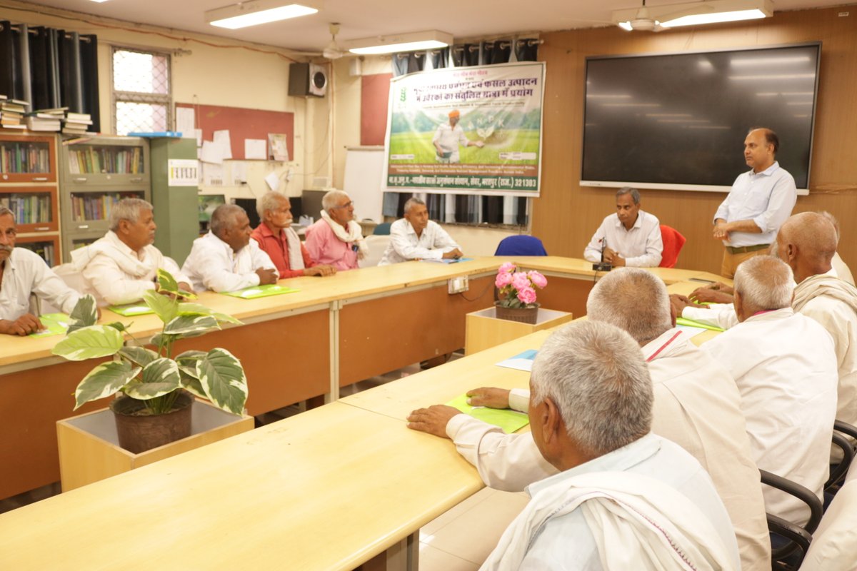 icardrmr's tweet photo. 🌱Under the Campaign on "Balanced Use of Fertilisers”, ICAR-IIRMR conducted an awareness programme for the farmers of Bhusawar tehsil, farmers were sensitized on:
 ✔️ Balanced fertilizer application
 ✔️ Soil test–based nutrient management
 ✔️ Sustainable agricultural practices https://t.co/hbBKZ3fdRN