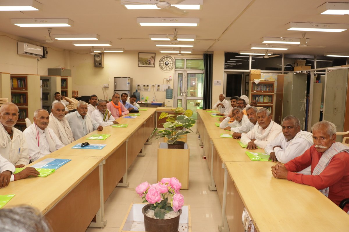 icardrmr's tweet photo. 🌱Under the Campaign on "Balanced Use of Fertilisers”, ICAR-IIRMR conducted an awareness programme for the farmers of Bhusawar tehsil, farmers were sensitized on:
 ✔️ Balanced fertilizer application
 ✔️ Soil test–based nutrient management
 ✔️ Sustainable agricultural practices https://t.co/hbBKZ3fdRN