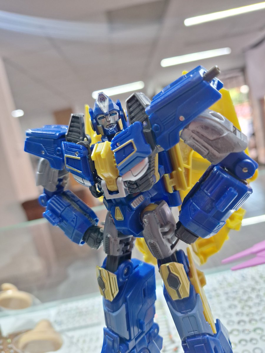 PinturilloLoco's tweet image. Sentinel Prime

#transformers #TransformersOne #transformersstudioseries #transformerstoys #TransformersCollector