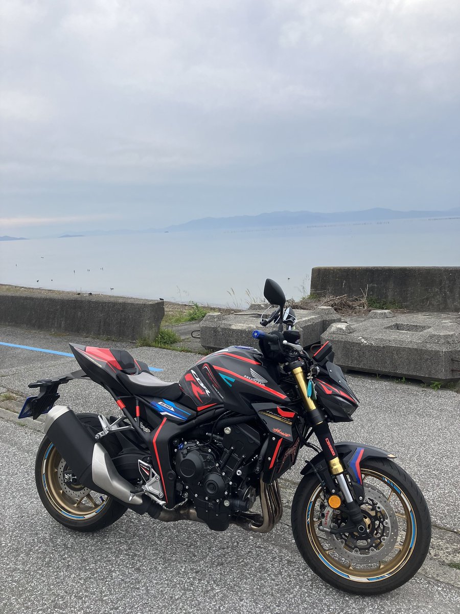 kuwaeclipse's tweet photo. ２０２６年４月１７日【金】

　琵琶湖

#HONDA
#CB1000ホーネット
#Kawasaki
#Z900 https://t.co/N00qXC4VLe