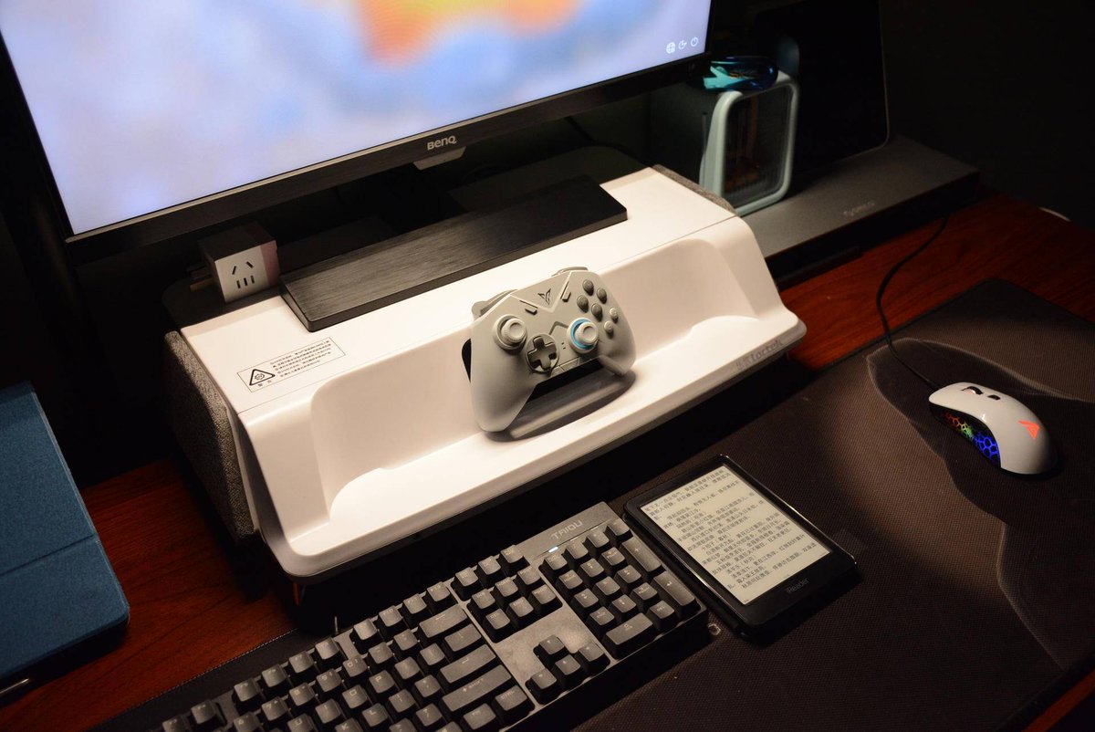 Adrianna tweet media