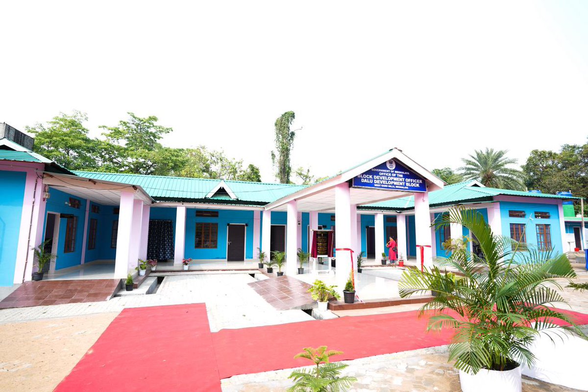 SangmaConrad's tweet photo. Inaugurated the Dalu Block Integrated Development Complex at Barengapara under Dalu C&RD Block, West Garo Hills.

Block offices are the first point of service delivery for our citizens, and strengthening these grassroots institutions is key to ensuring that development reaches every household. This new complex will function as a one-stop centre for governance and service delivery, bringing multiple departments under one roof and benefiting over 12,000 households and more than 30,000 people in the area.

This initiative is part of our broader commitment to strengthening last-mile governance and empowering local institutions across the State. 

Urge the officers and staff to serve the people with compassion and commit to make a difference in people’s lives.
