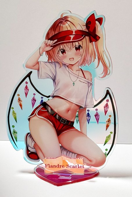 フランちゃんオーロラアクスタ届いた!めっちゃ可愛く仕上がってるー🥰キラキラ✨例大祭セット用です!サイズ190×130mm
#東方 #フランドール・スカーレット #例大祭 