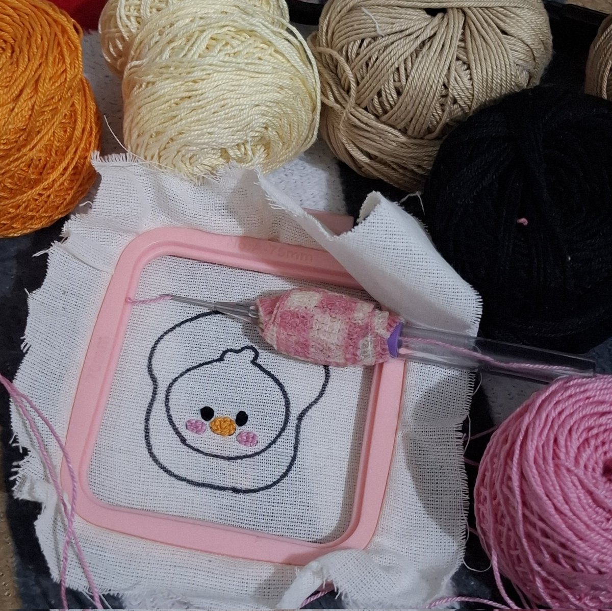 making a last minute gift for bbangtae 🍞🐥💜

#방태훈 #HeartsInBloom