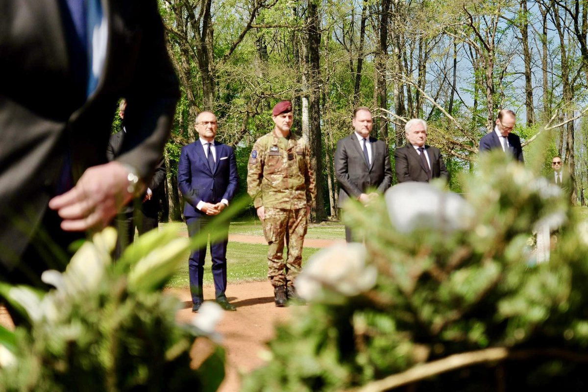 LSorecaEU's tweet photo. I paid respect today in #DonjaGradina, together with other representatives of the international community, to the victims of the #Jasenovac concentration camp and all victims in Bosnia and Herzegovina of the fascist regimes during World War II. 

The crimes committed by the Ustaša regime and their fascist allies were horrific. Serbs, Jews and Roma, including young children, were systematically exterminated on the basis of their ethnicity, and others were brutally murdered for their political opinions, faith, sexuality, disabilities or for simply helping their persecuted neighbours.

Following World War II, the EU was born as a rejection of the horrors of fascism and a determination to fight against hatred, discrimination, and division. And to contribute to the long term stability and prosperity of Europe.  

It remains our duty to never forget the victims of fascism and to work together every day for peace, unity and tolerance in order to continue building a better future.

#NeverAgain