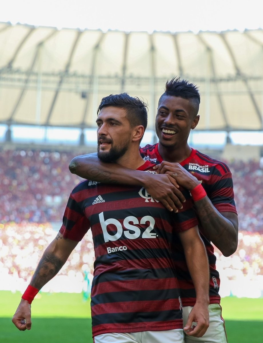 Noite de Copa tweet media