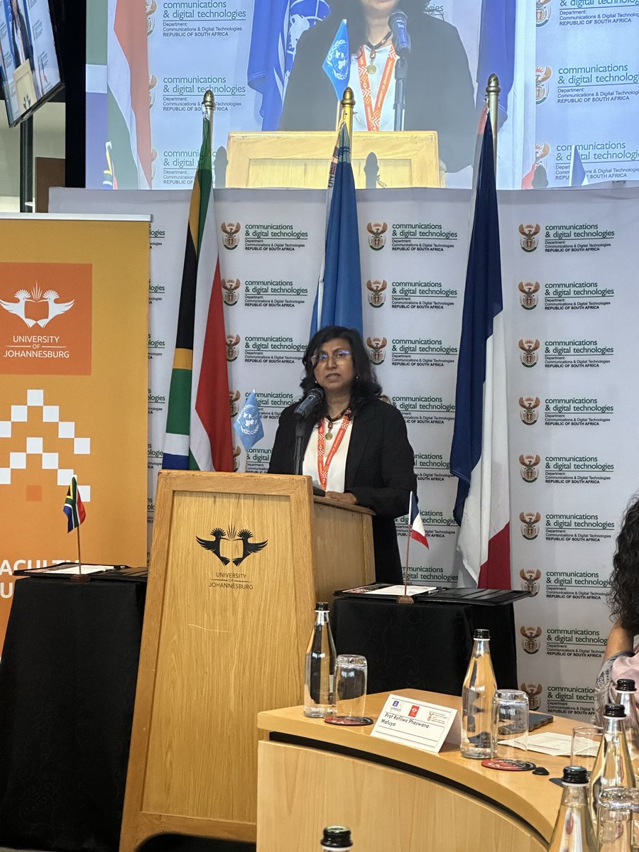 go2uj's tweet image. Prof Kammila Naidoo, Executive Dean of the Faculty of Humanities, welcomes guests and reflects on the role of the humanities in shaping inclusive and socially responsive digital futures.

#UJDigitalAfrica #UJAllTheWay #UNESCO