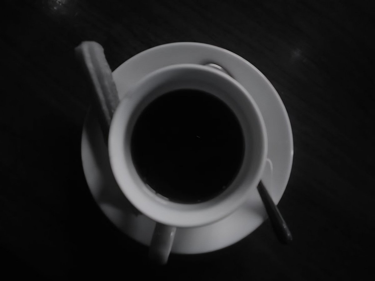 ilosazolo's tweet image. there's always a cup of coffee.
#coffee #coffeeaddict #caffeine #dark #fyp