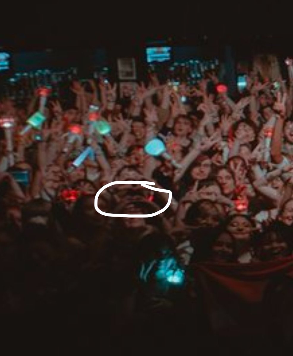 bri 💣 tweet media