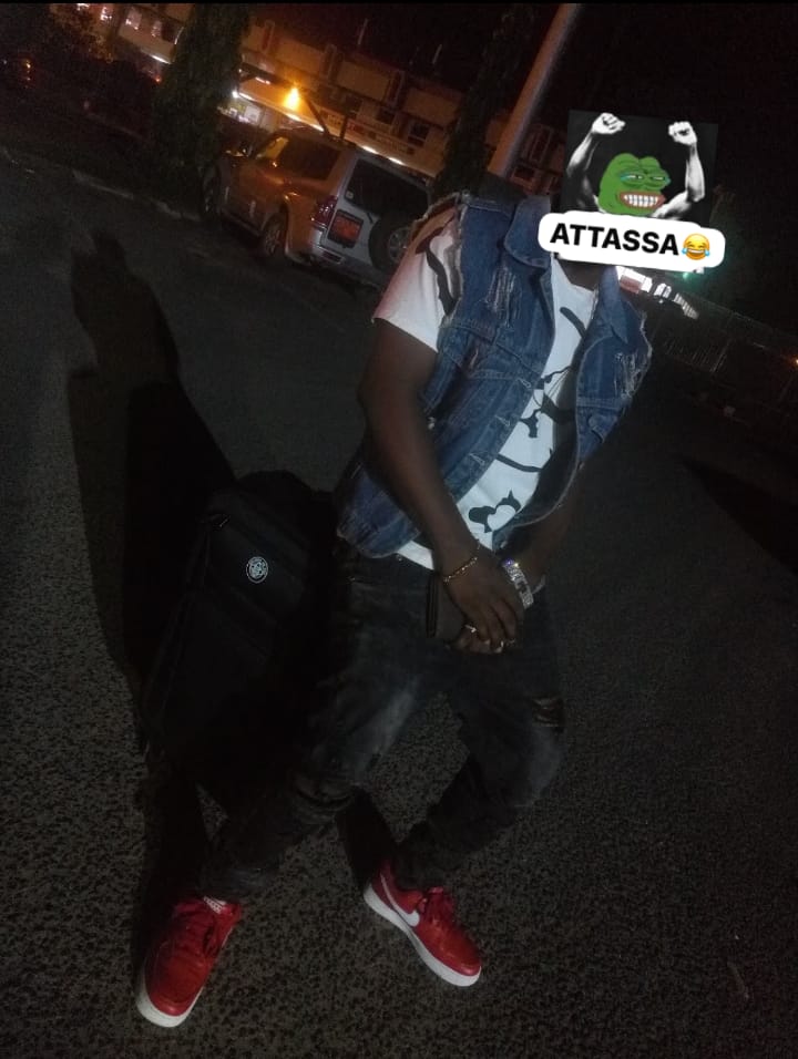 237gossipmail's tweet image. #ThrowBack 2019 Jovi Yi last concert with Johny Walker na so I nearly missed  fight.

I dong arrived for airport early with my gee 2hrs 30mins before checking time.
Me n my guy dey outside say make we chill before I go check in when na like 45mins remain.

As we dey di chill di