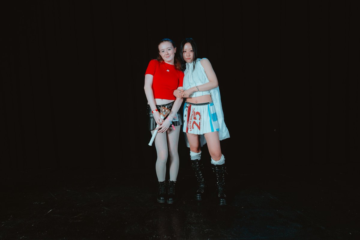 ★ lauren ★ met yves!!! ★ 🍉 tweet media