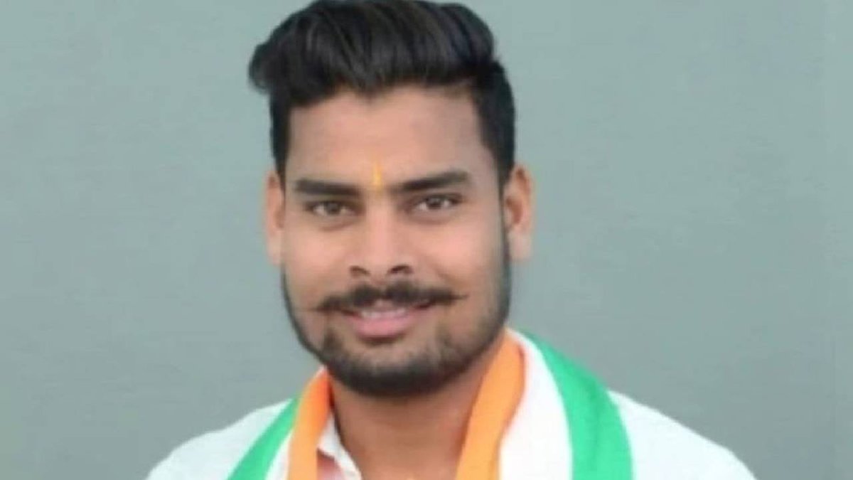 Khabarfast's tweet image. एंटी करप्शन ब्यूरो के हत्थे चढ़ा सरपंच, एक लाख रुपए रिश्वत लेते रंगे हाथ गिरफ्तार

khabarfast.com/sarpanch-caugh…

#AntiCorruption #BriberyCase #KhabarFast #KhabarFastDigital