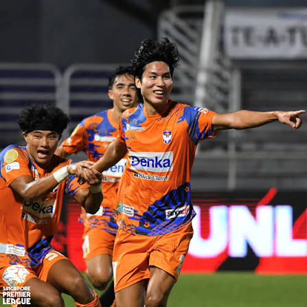 No sudeste asiático brilha um japonês de 21 anos. Golos, exibições de categoria que o catapultaram para a lista de vários clubes europeus.  Vamos ver os próximos passos desta promessa nipónica. A ter em atenção.
