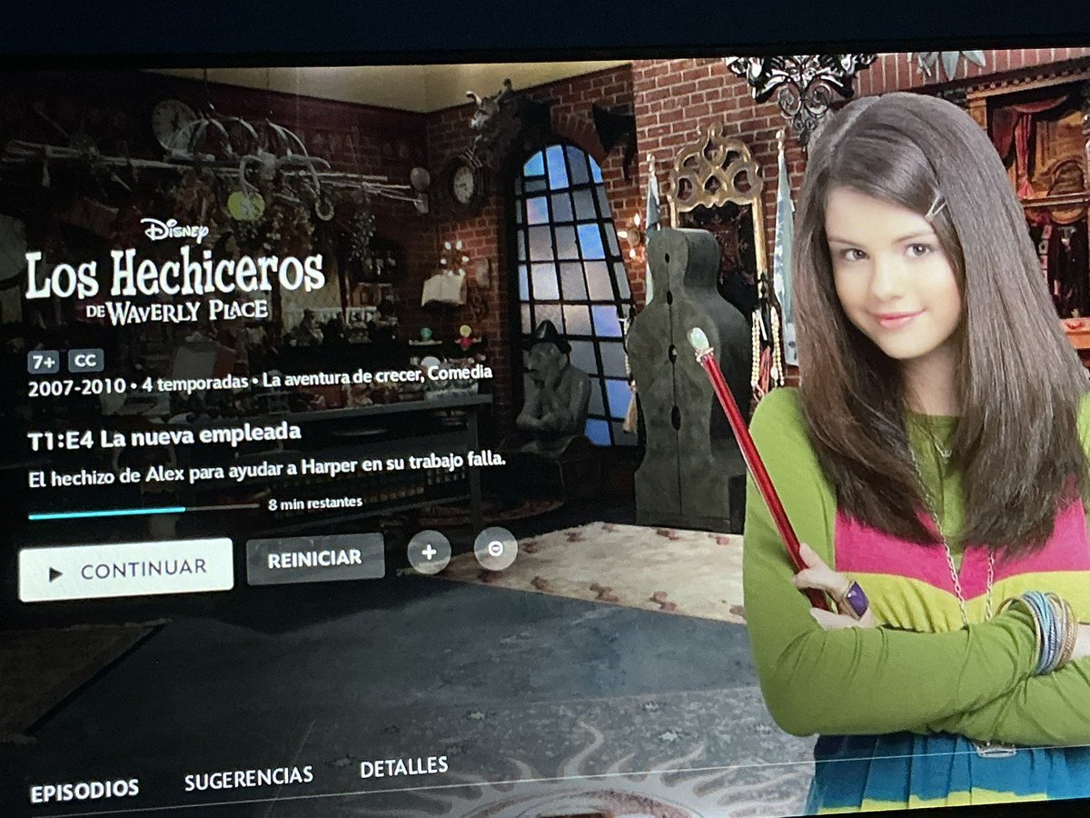 estoy viendo de nuevo los hechiceros y no puedo creer lo gracioso que me sigue pareciendo amo a cada uno de los personajes