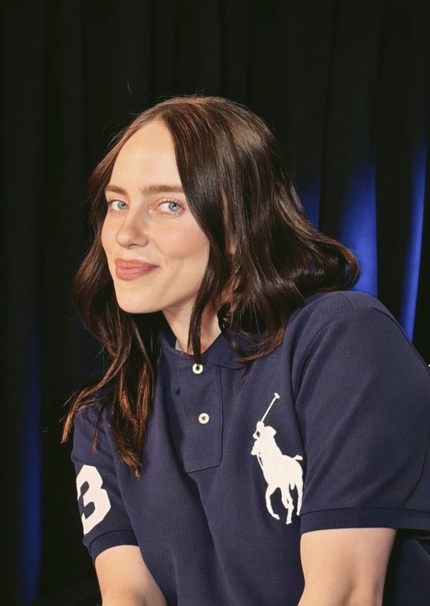 truebluestormy's tweet image. the softness etched into her cheekbones.