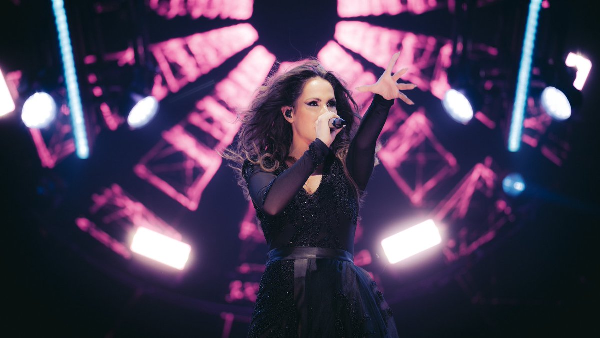 ♥️ ¡Temazo! <a href="/_MaluOficial_/">Malú</a> lanza 'Aquí', una canción sobre el amor que permanece desde la distancia. 

Más detalles: movistararena.es/actualidad/280…