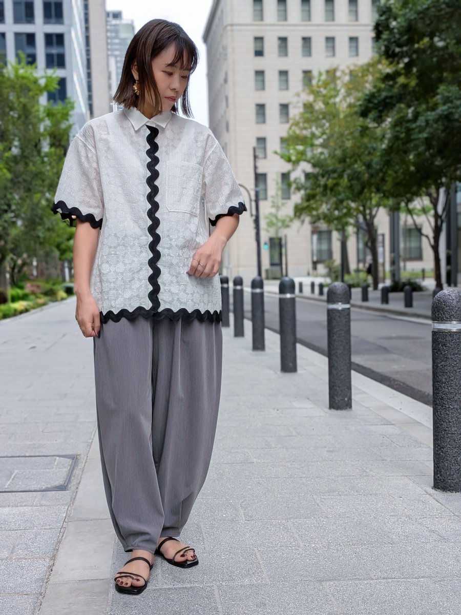 toraya111dep's tweet image. 程よく透けるジャガードでドライタッチなドット柄シャツ☆⁡
⁡波打ちしたような織りで配色がアクセントになり珍しい1枚🎶⁡
⁡#thomasmagpie
⁡ #blouse⁡
⁡￥⁡24200(tax in)⁡
⁡color：white / black
⁡ #ブラウスコーデ #シャツ #大人カジュアル #toraya111dep
instagram.com/p/DXOjlA6GozD/…