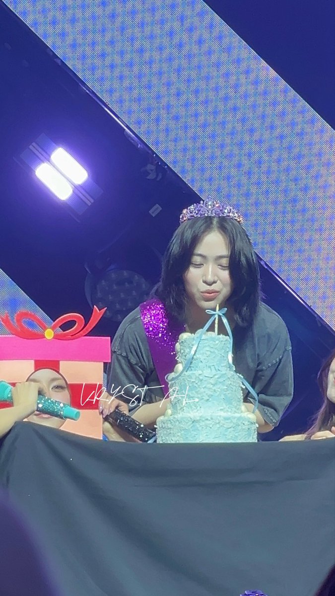 ㅋㅋㅋㅋ옆에 뭔가 했어 하앀 예지얔