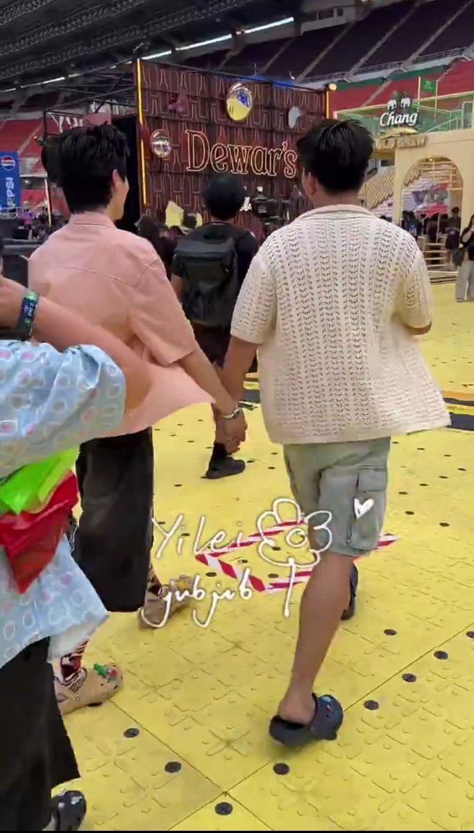 りつ🌻🦹รุ่งอรุณ暁 tweet media