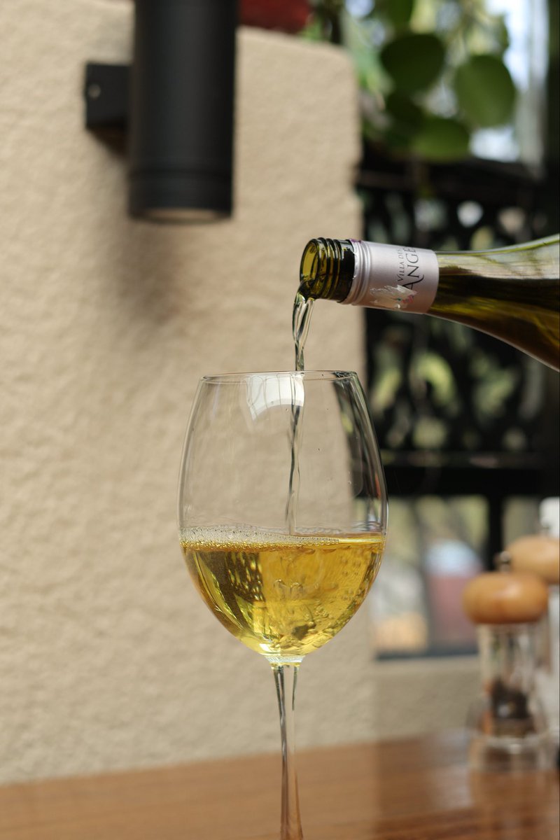 aura_rw1's tweet photo. Join us at the lounge for an exceptional glass. See you there! https://t.co/Ui3dhJawY5