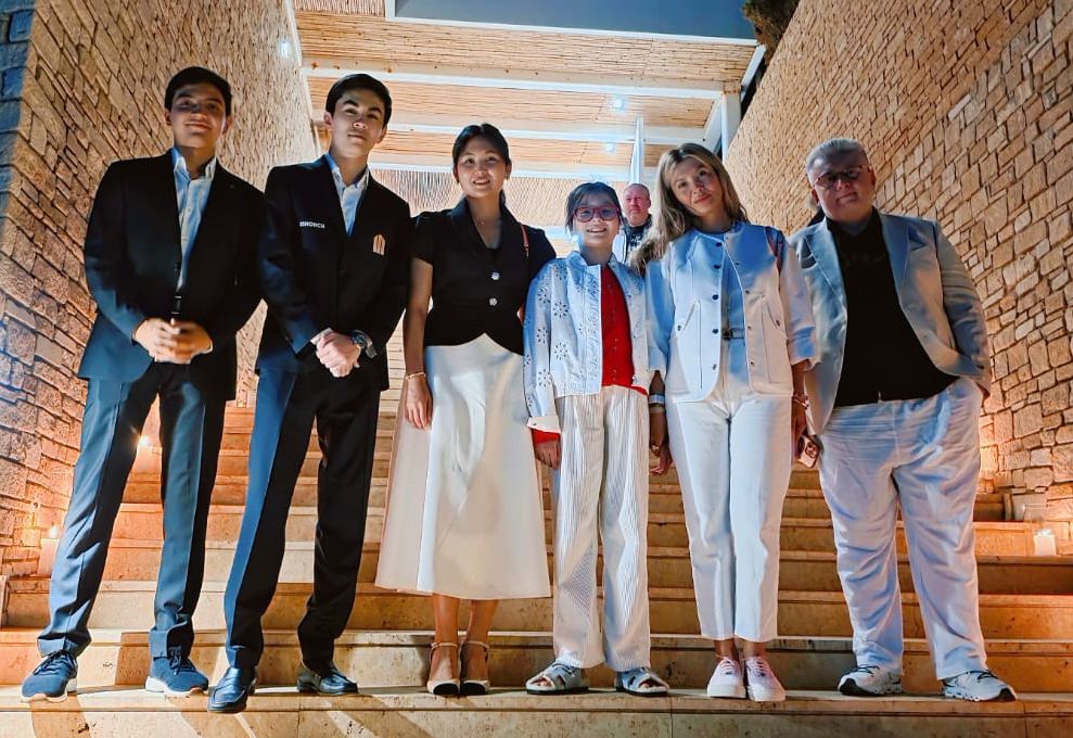 ChessbaseIndia's tweet image. What is success if you don't have friends to share it with! :)

Photos: Niki Riga/FIDE 

#chess #chessbaseindia #javokhirsindarov