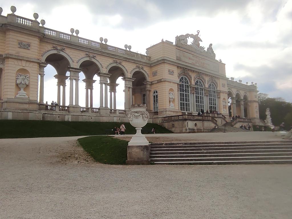 TNT _ BGD tweet media