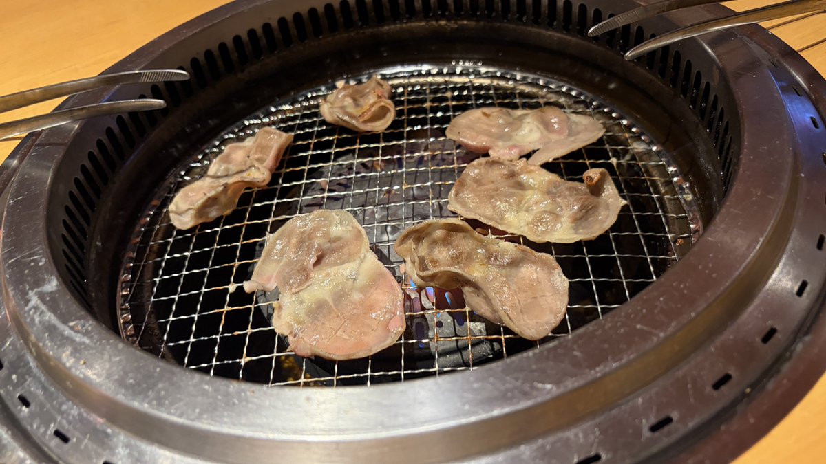 がろーね tweet media