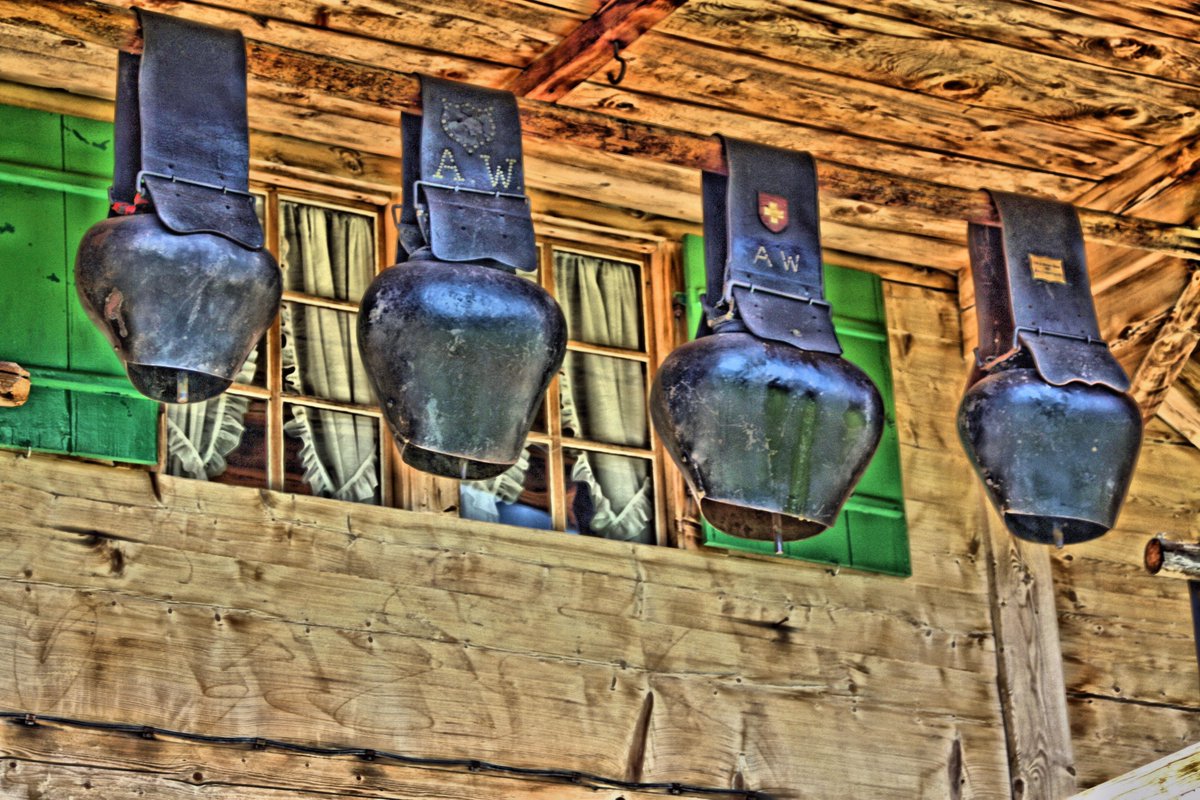 ktof_n's tweet image. #PMJWeeklyChallenge #Small and #Large
@pmj_photos 

17.04.2026
Clarines,
Scale of size.
Oeschinensee, 
Kandersteg,
Bernese Oberland, Switzerland.

Canon EOS 450D
EF 70-200mm f/4L IS USM

.