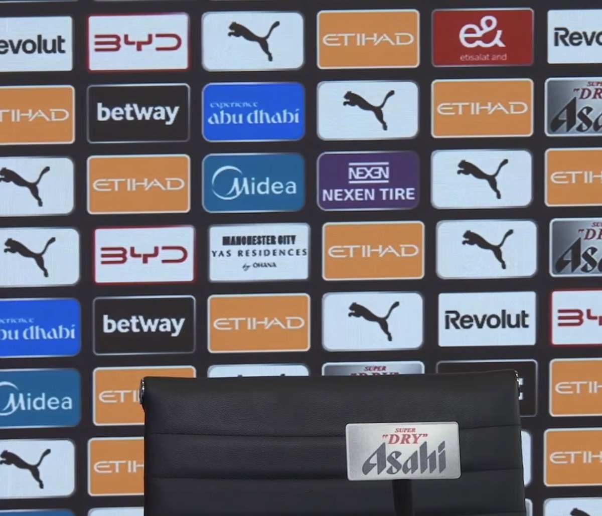 🚨 𝗡𝗘𝗪: Pep Guardiola is late for his press conference ahead of the game against Arsenal.